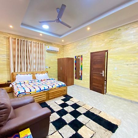 Bays Boutique Apartment Аккра Екстер'єр фото