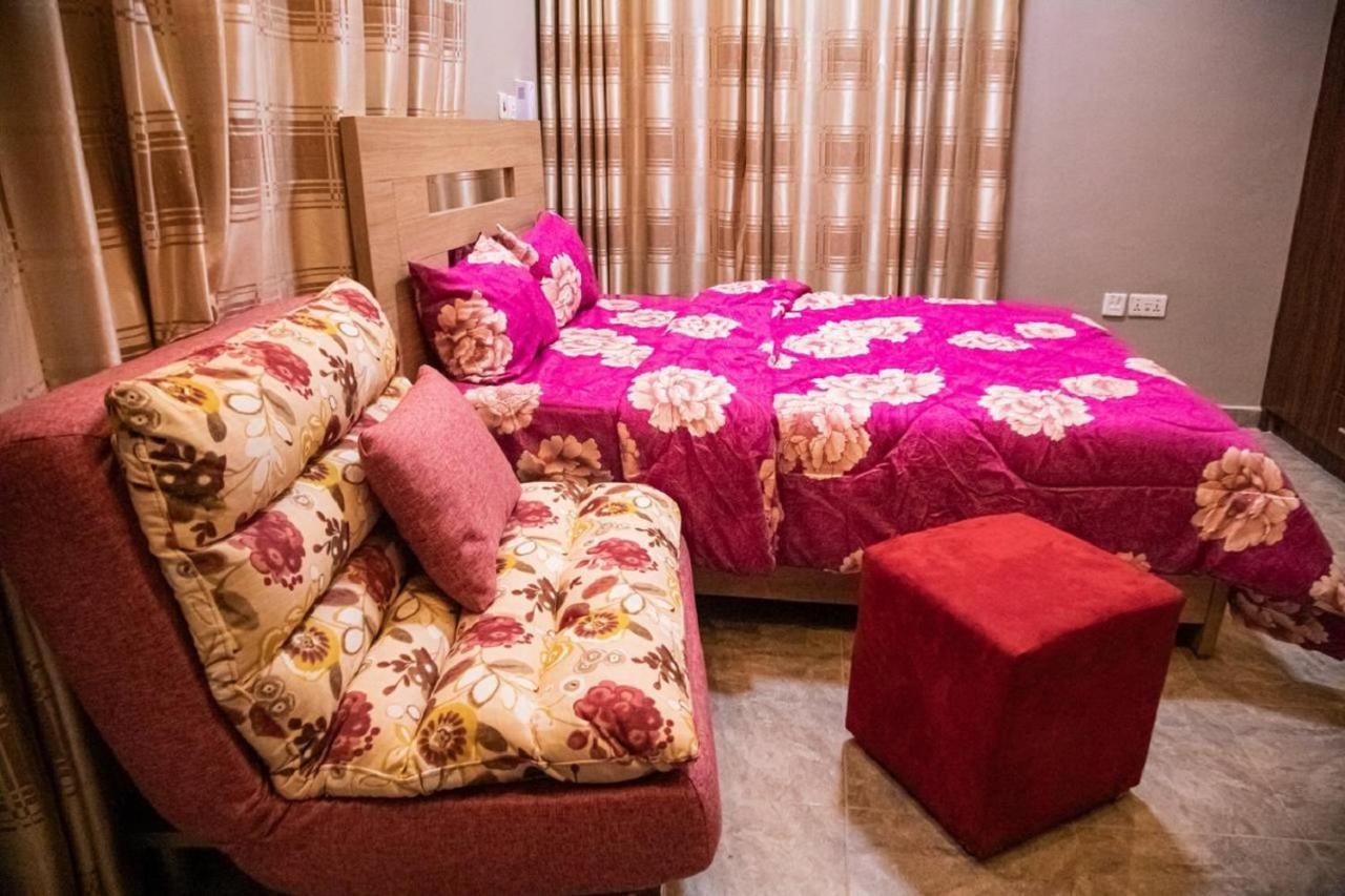 Bays Boutique Apartment Аккра Екстер'єр фото