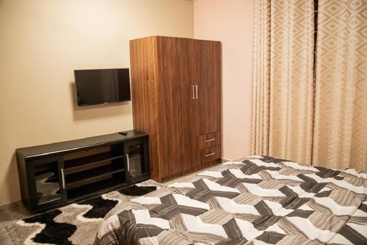 Bays Boutique Apartment Аккра Екстер'єр фото