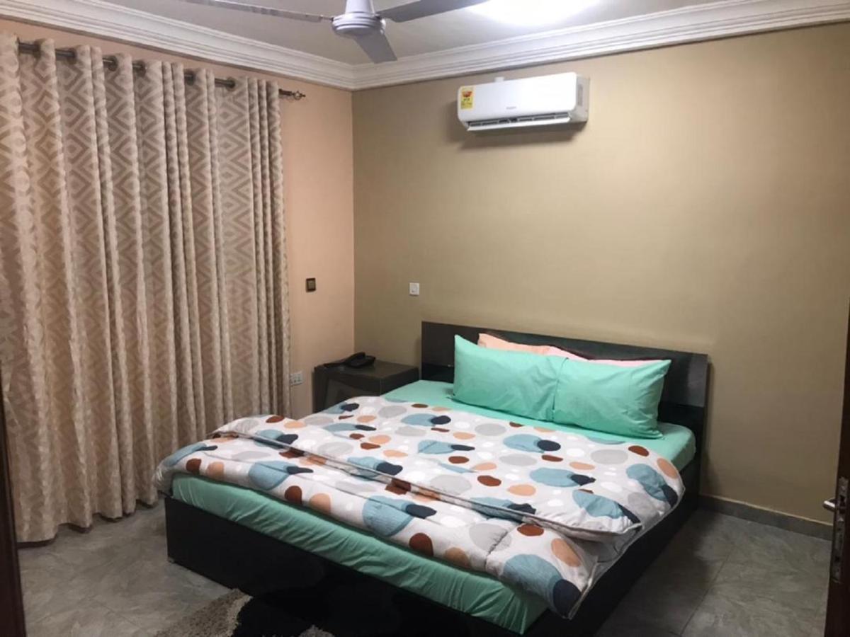 Bays Boutique Apartment Аккра Екстер'єр фото