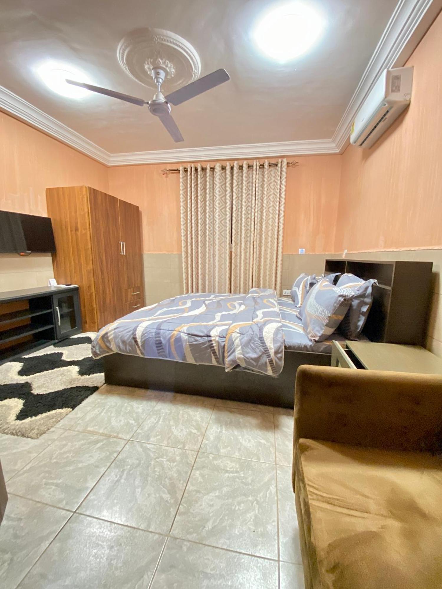 Bays Boutique Apartment Аккра Екстер'єр фото