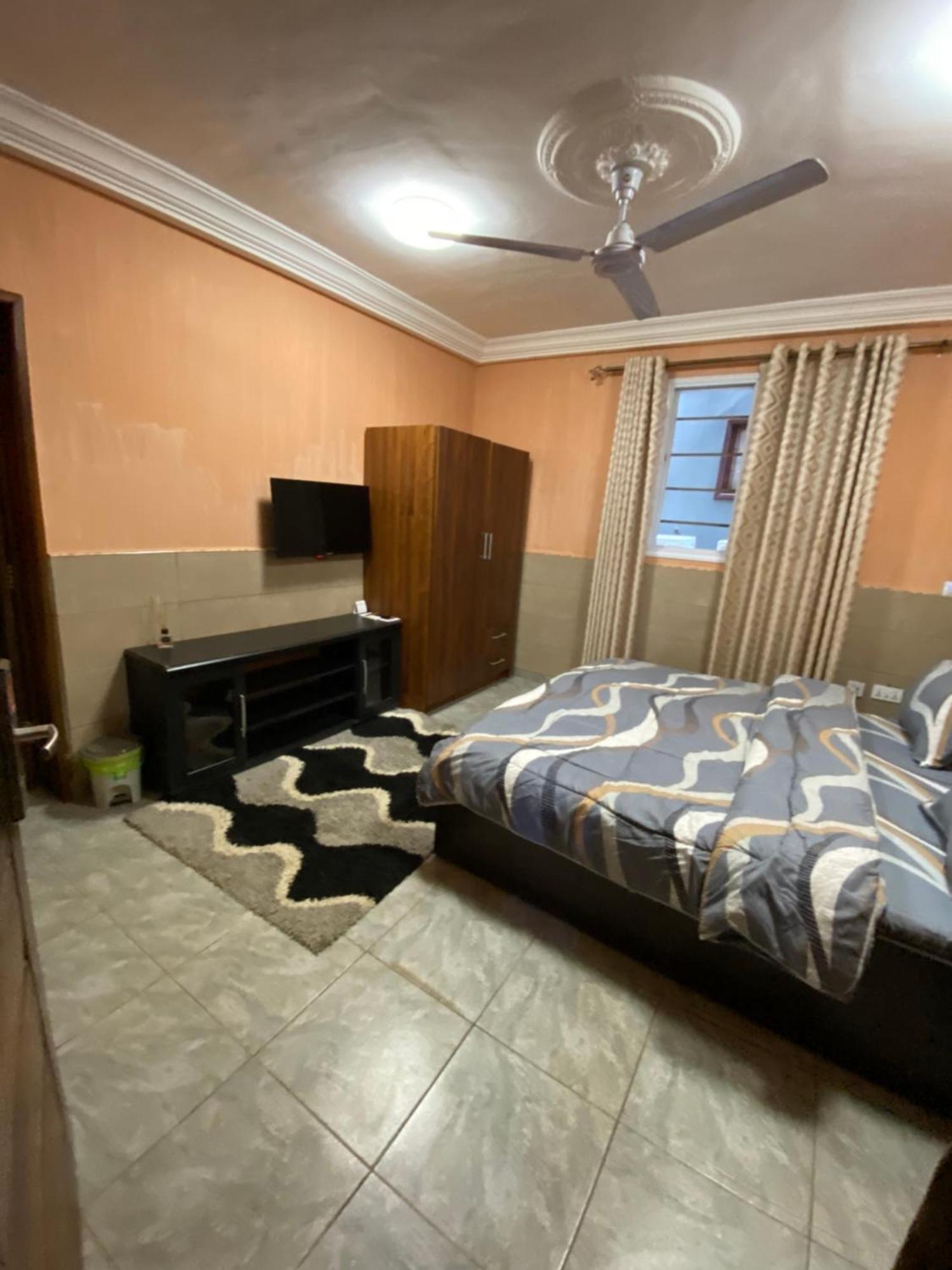 Bays Boutique Apartment Аккра Екстер'єр фото