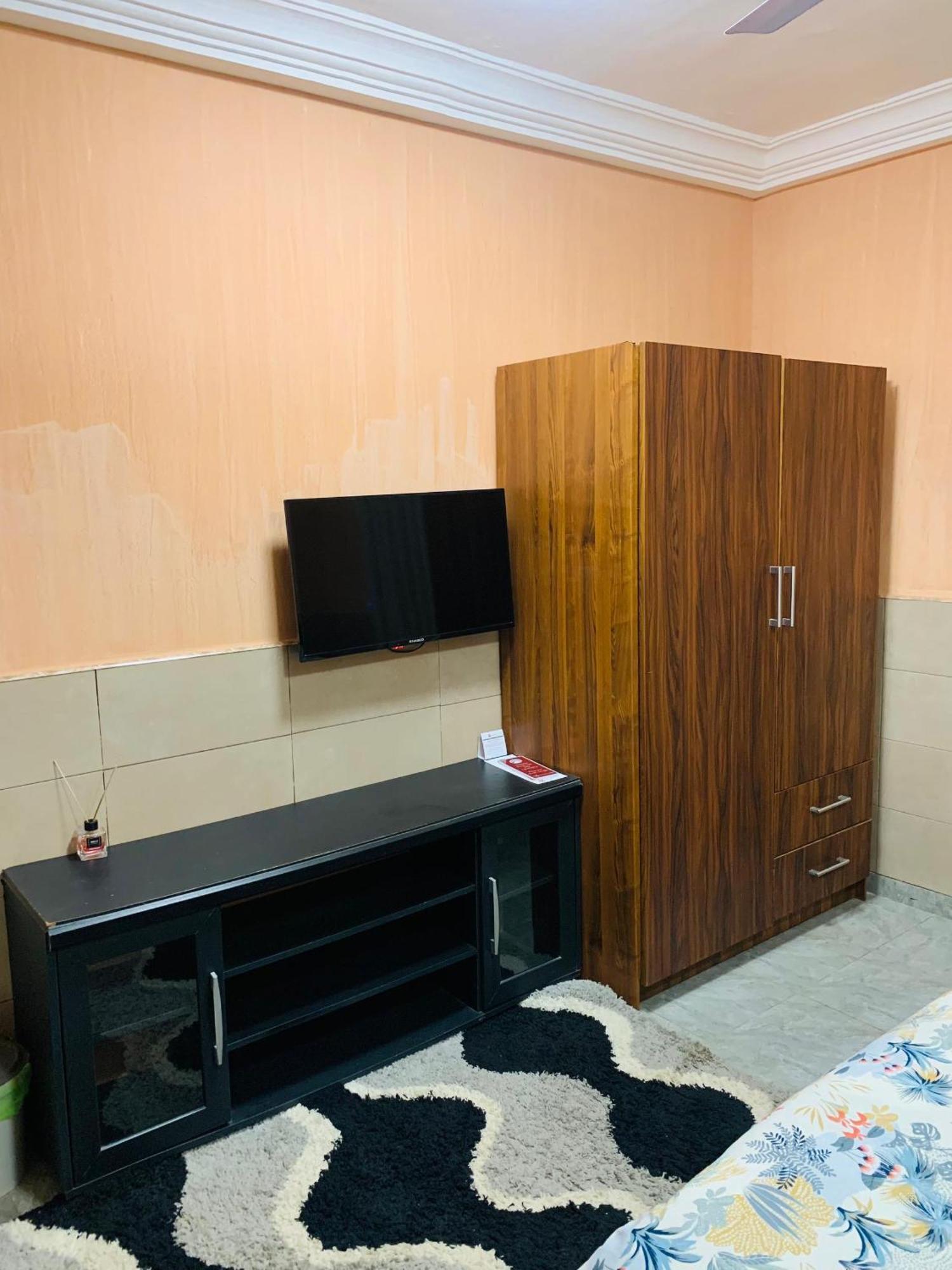 Bays Boutique Apartment Аккра Екстер'єр фото