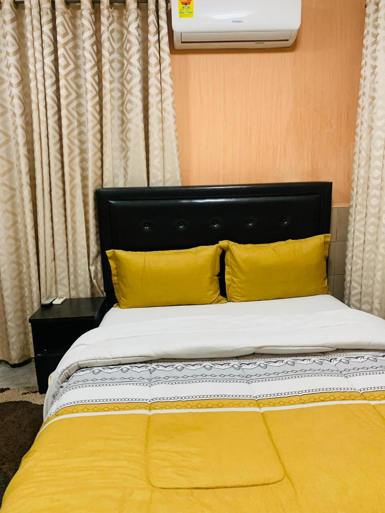 Bays Boutique Apartment Аккра Екстер'єр фото