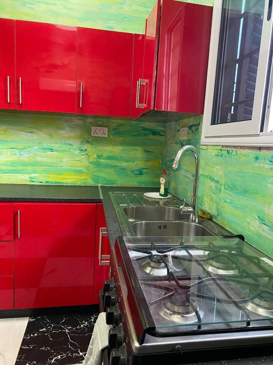 Bays Boutique Apartment Аккра Екстер'єр фото